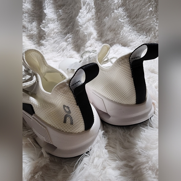 ON Running Cloudeasy NWOT Size 9 Mens - Picture 8 of 14